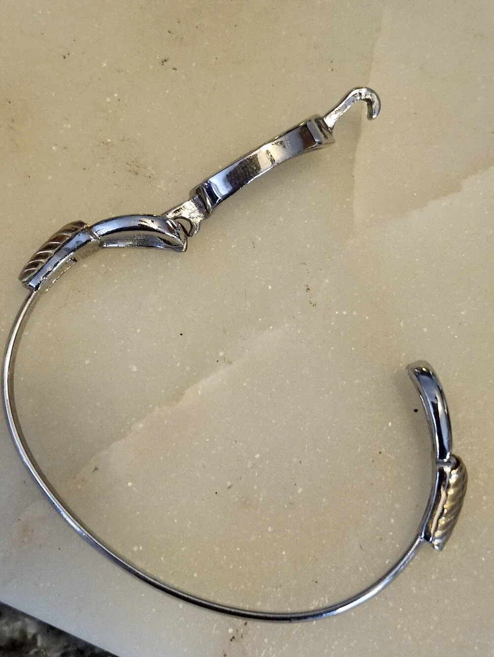 Avon Silver Tone & Gold Accent Abalone Oval Stone Hinged Bangle Bracelet